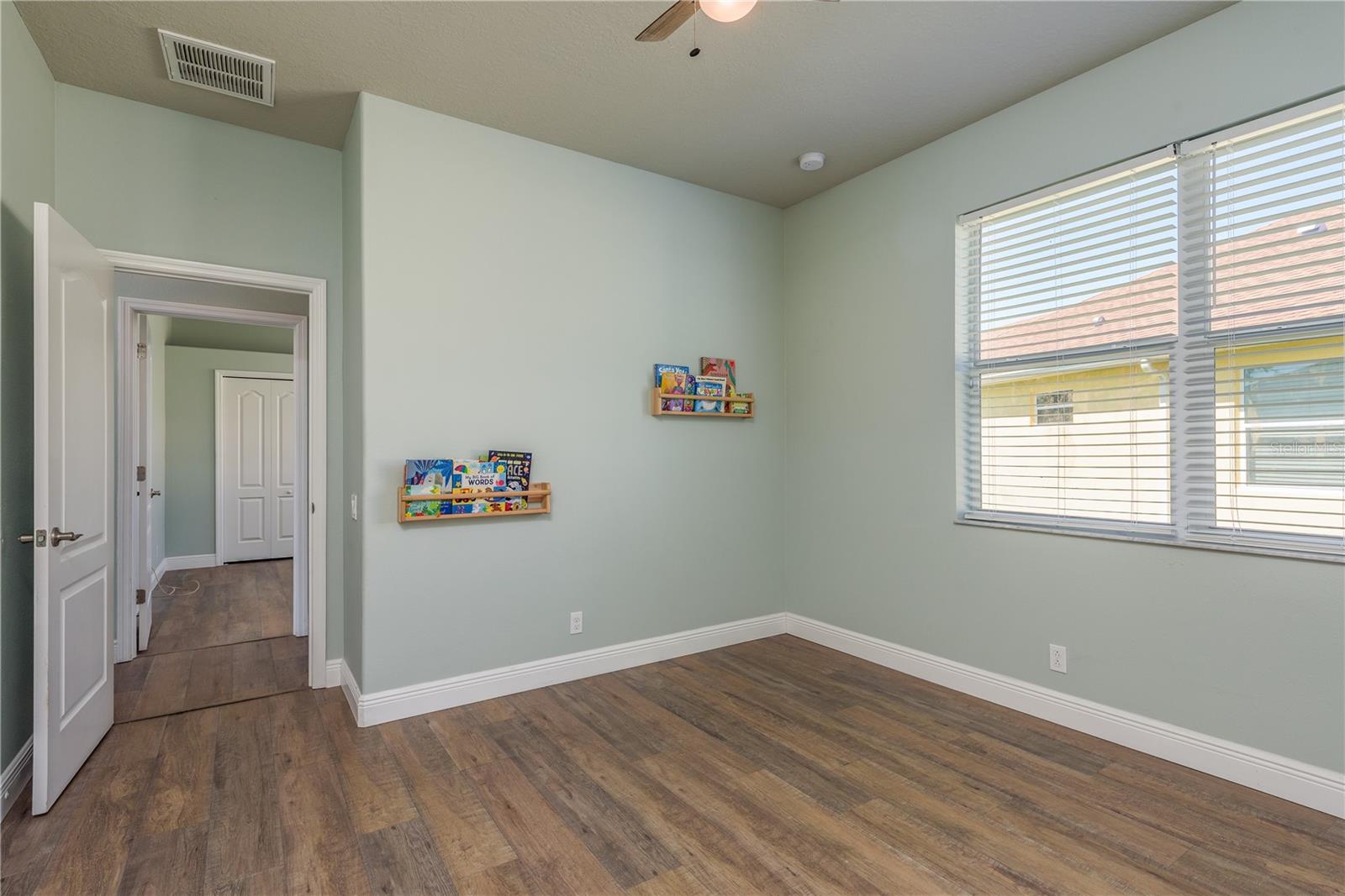 Listing photo id 25 for 14512 Balloch Drive