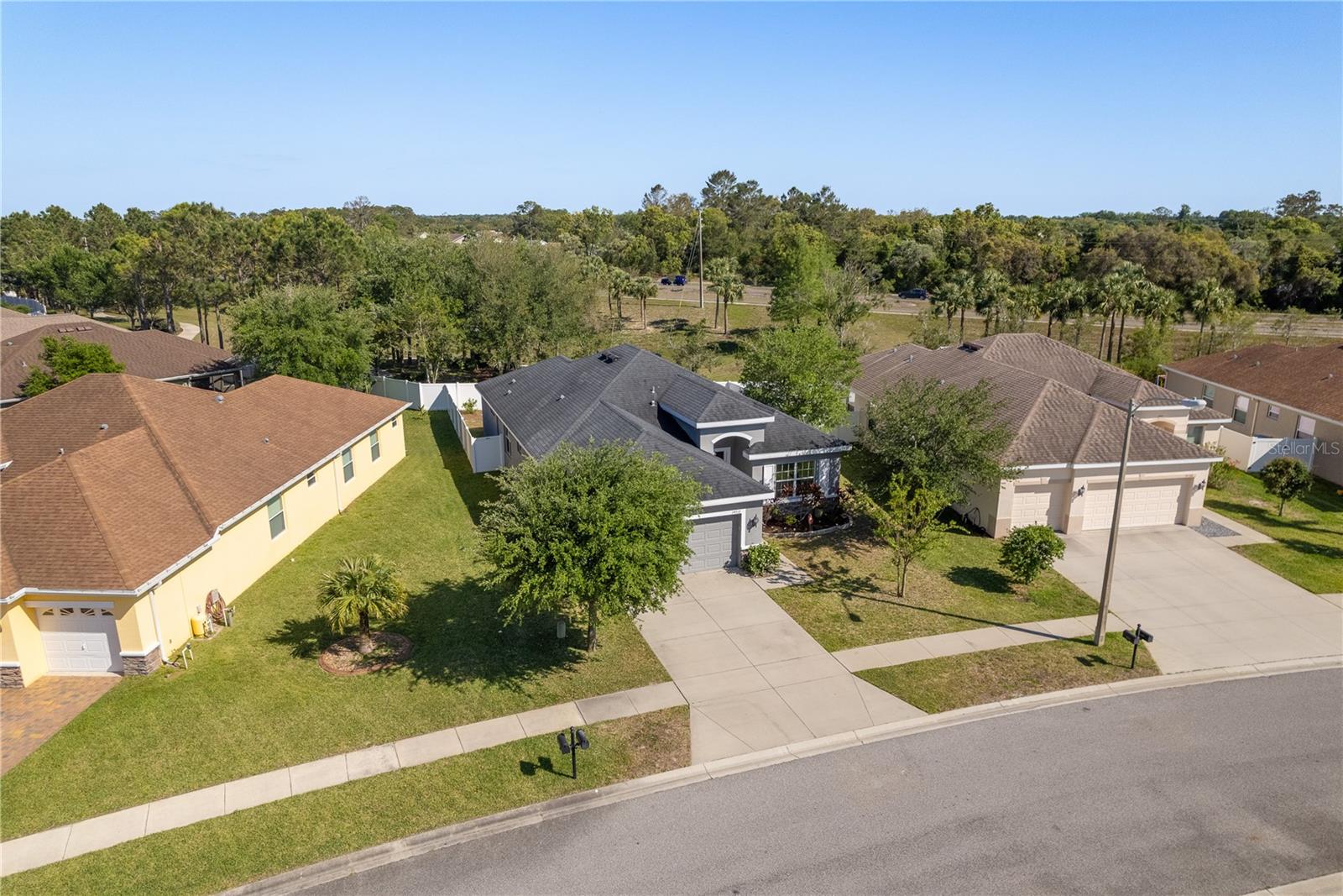 Listing photo id 37 for 14512 Balloch Drive