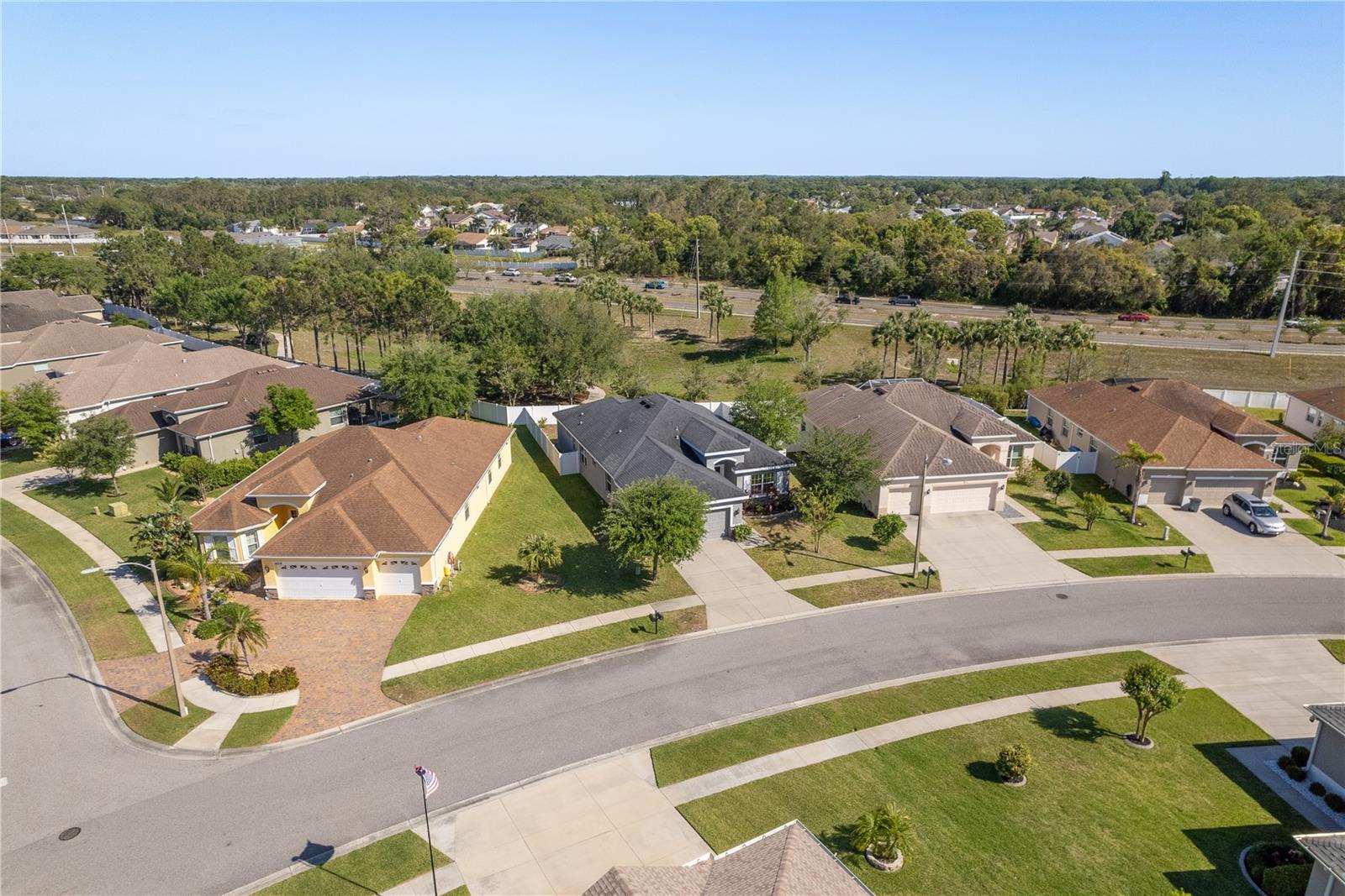 Listing photo id 38 for 14512 Balloch Drive