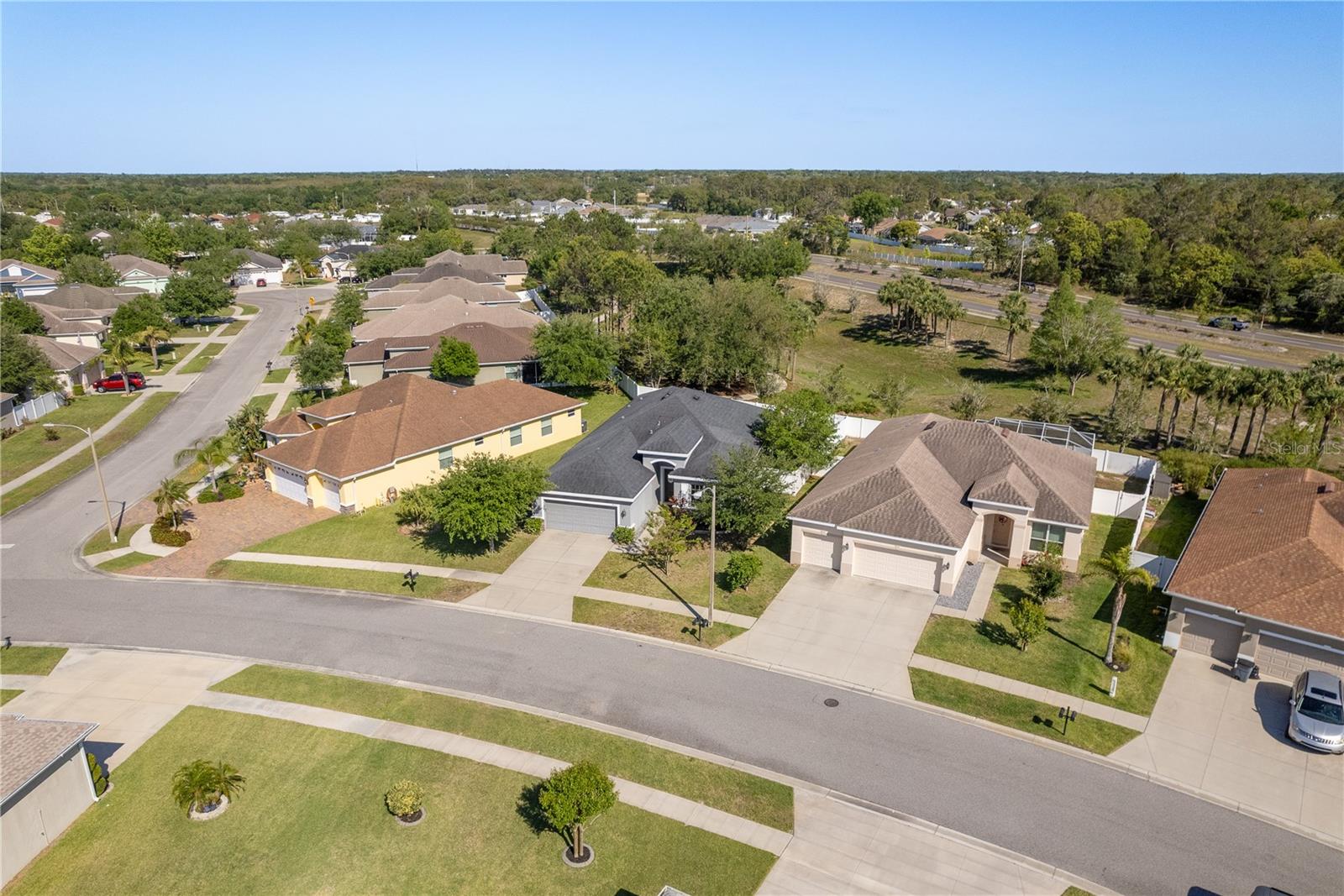 Listing photo id 39 for 14512 Balloch Drive