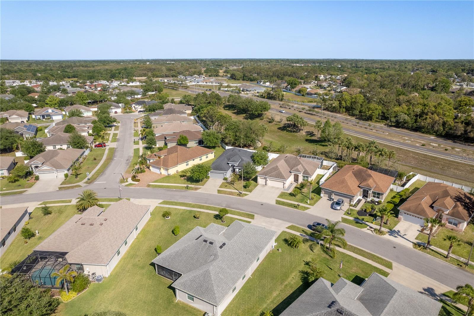 Listing photo id 40 for 14512 Balloch Drive