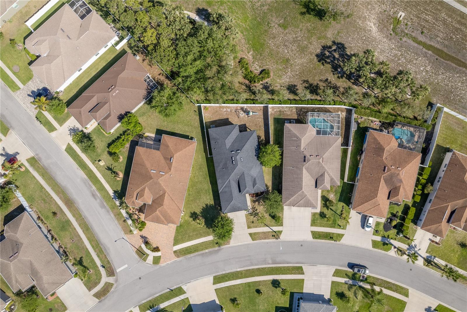 Listing photo id 41 for 14512 Balloch Drive