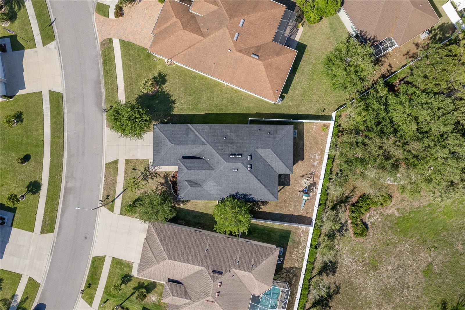 Listing photo id 42 for 14512 Balloch Drive