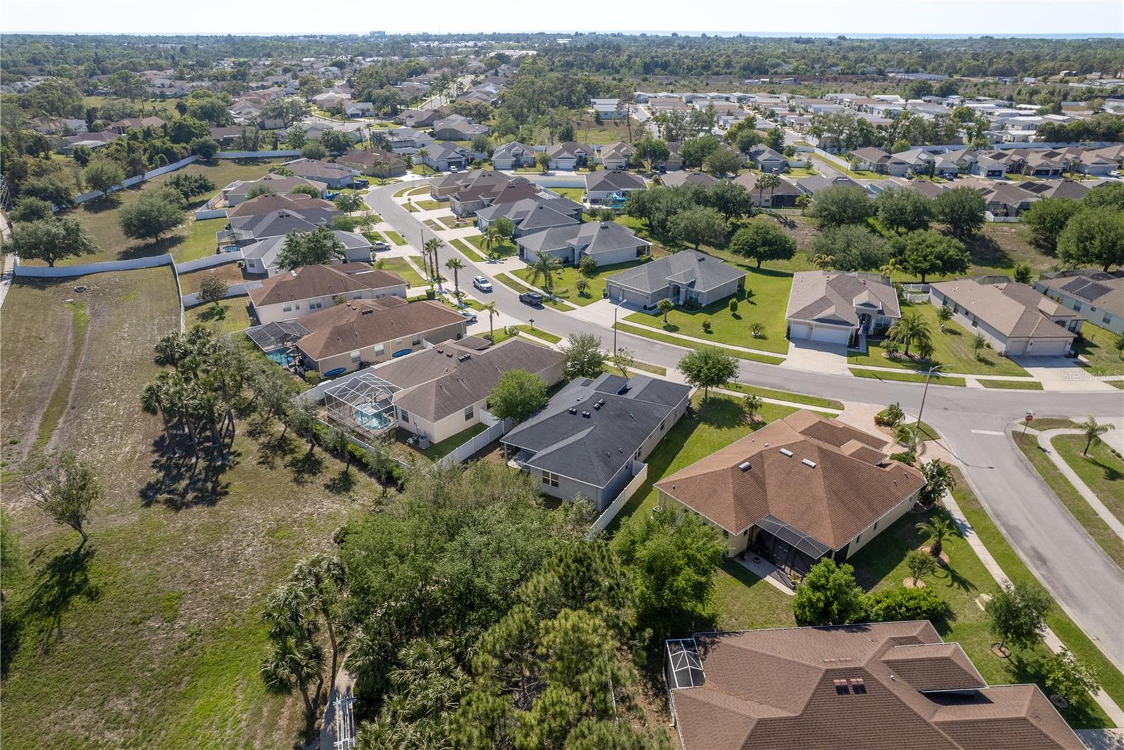 Listing photo id 44 for 14512 Balloch Drive