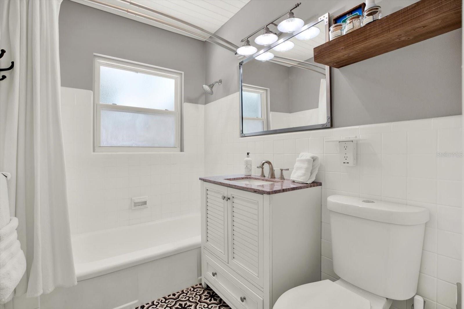 Image 16 of 24 For 7800 Causeway Boulevard N