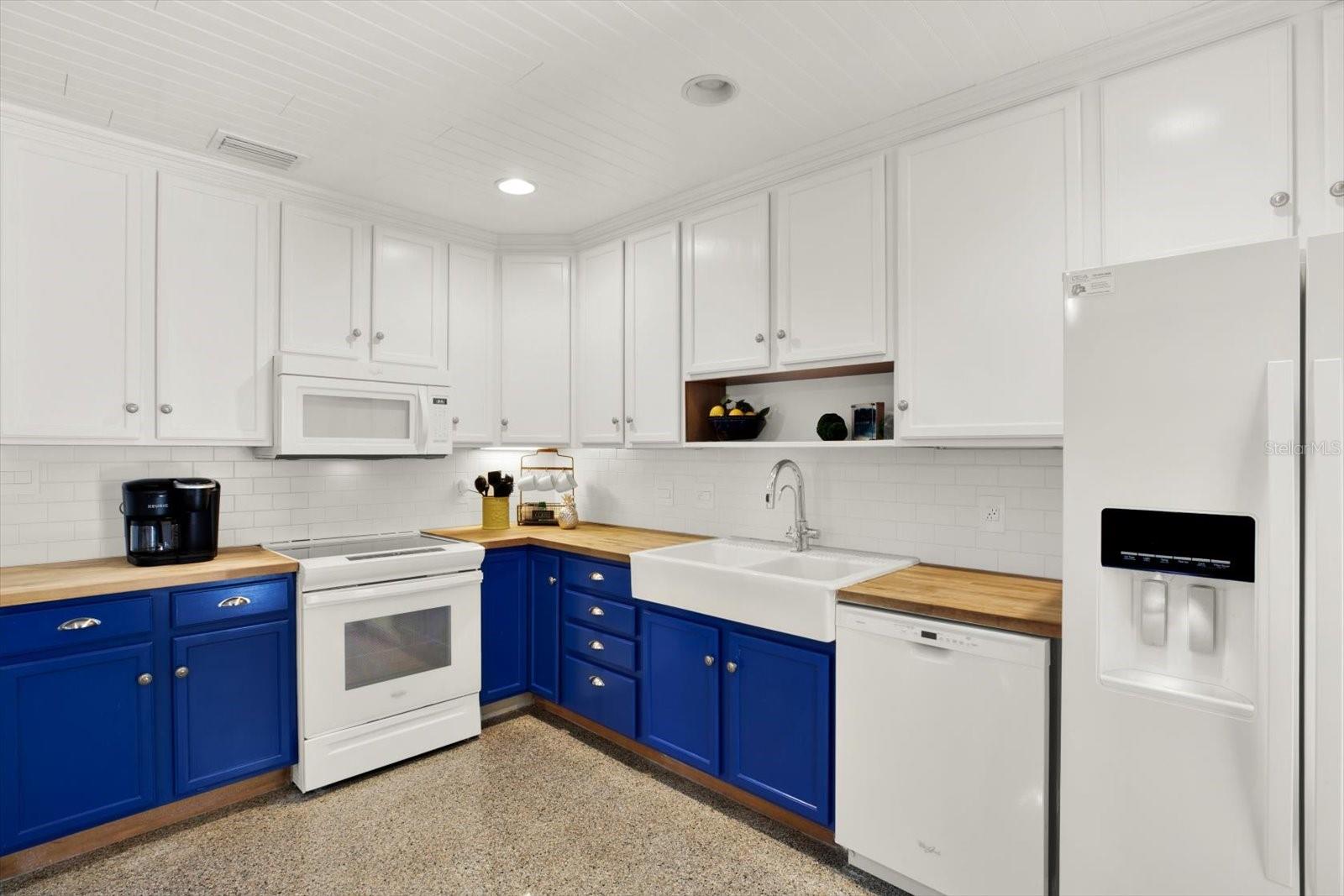 Image 8 of 24 For 7800 Causeway Boulevard N