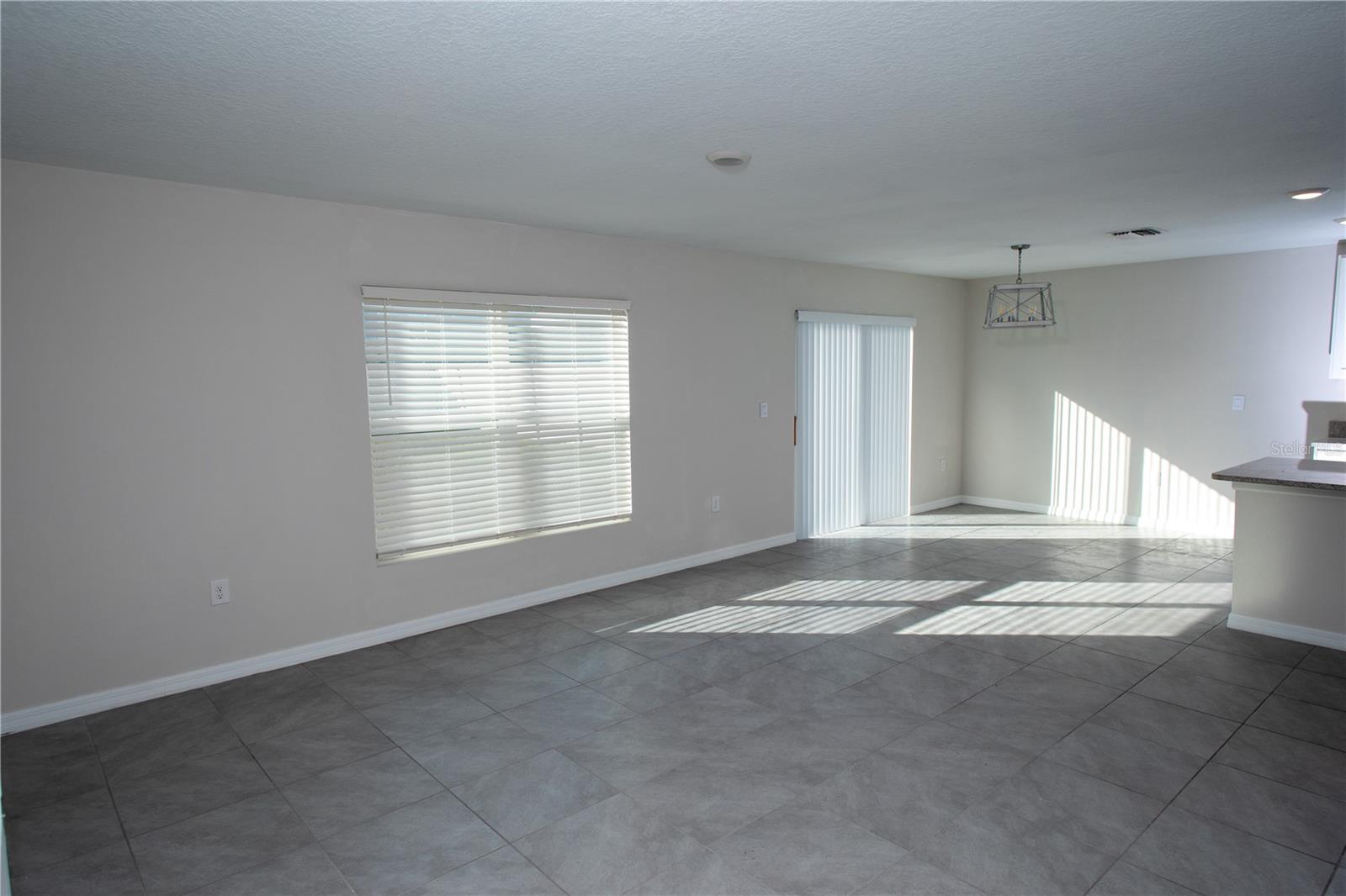 Image 19 of 35 For 16769 Parker River Street