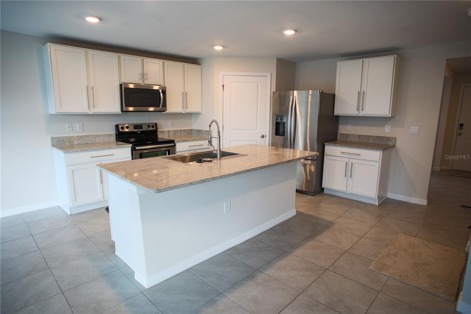 Image 4 of 35 For 16769 Parker River Street
