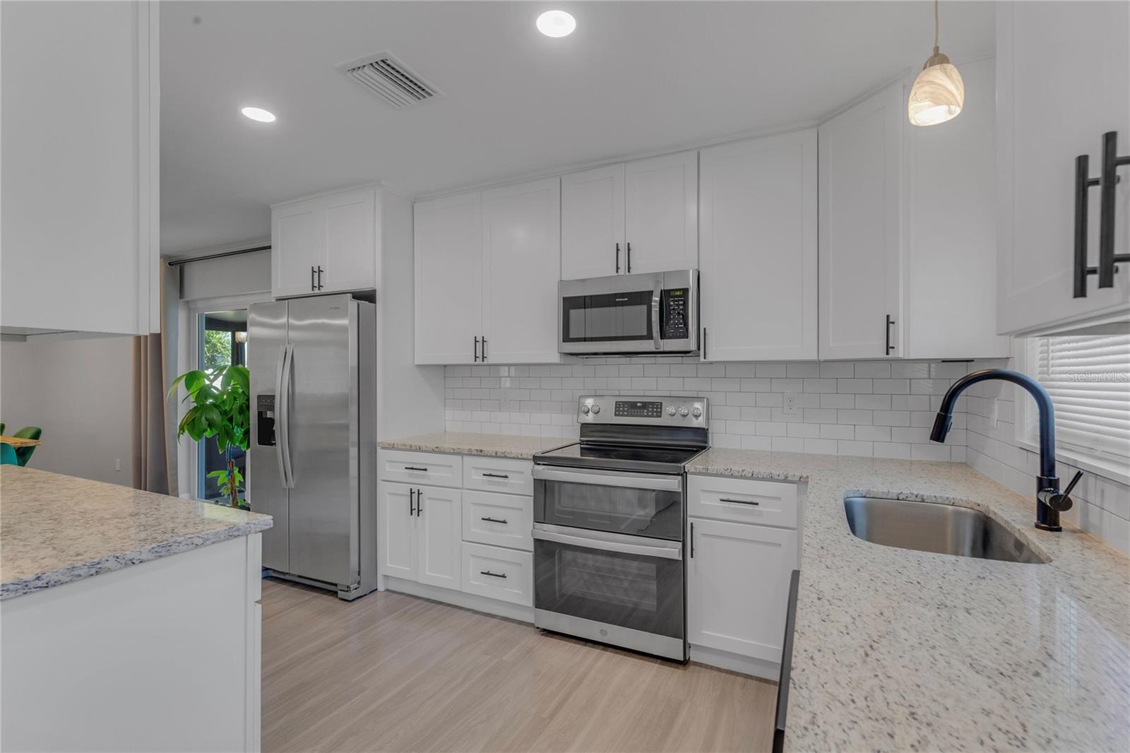 Image 13 of 38 For 5591 15th Avenue N