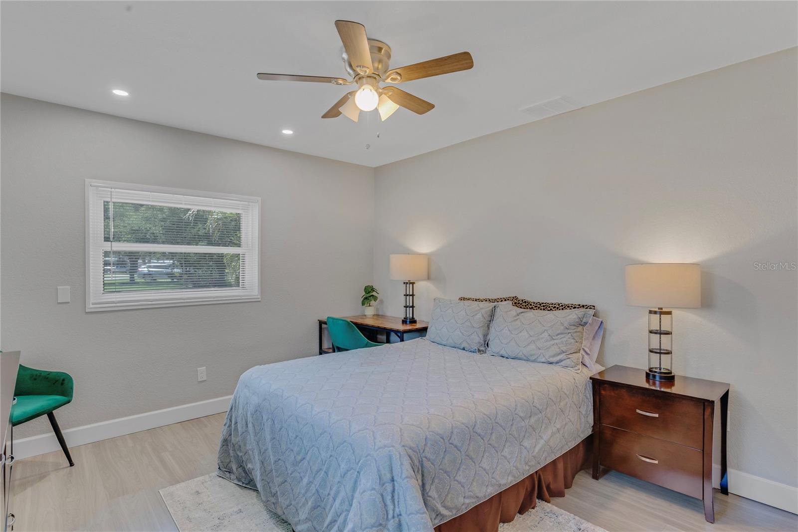 Image 15 of 38 For 5591 15th Avenue N
