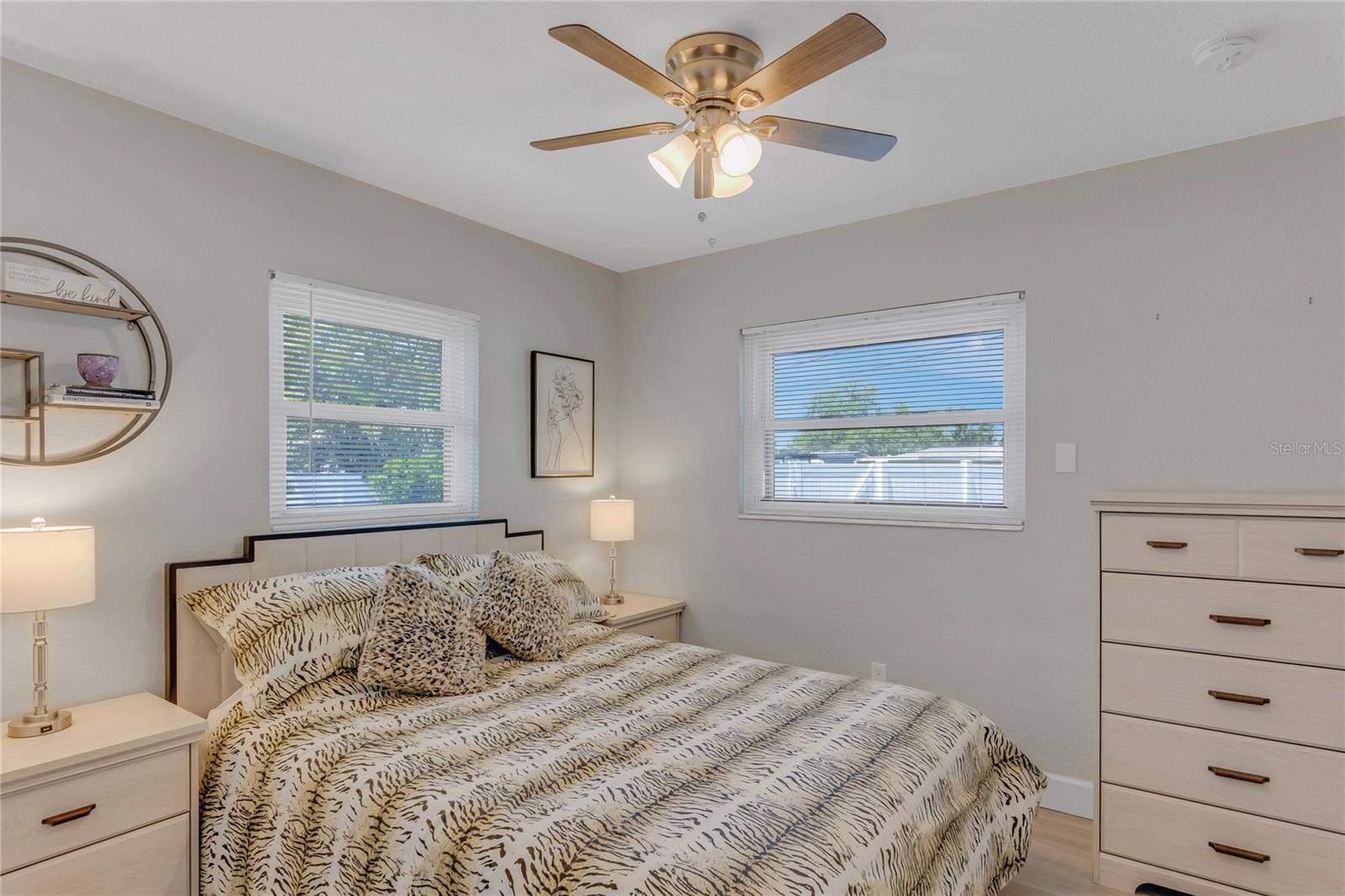 Image 18 of 38 For 5591 15th Avenue N