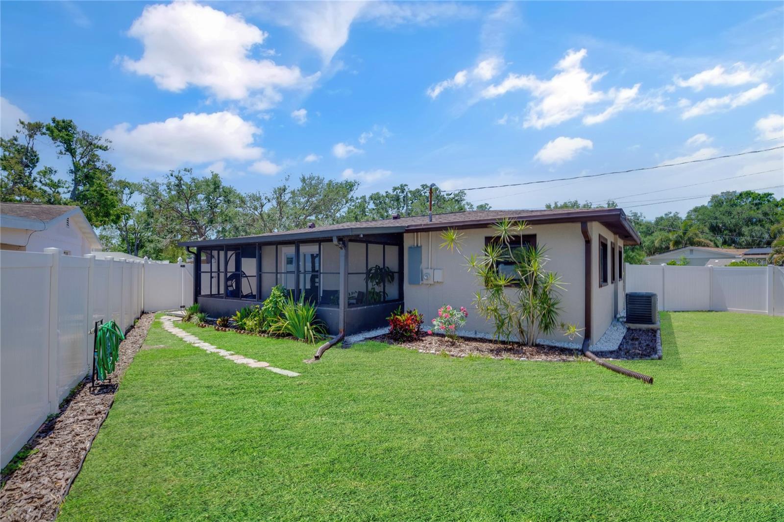 Image 32 of 38 For 5591 15th Avenue N