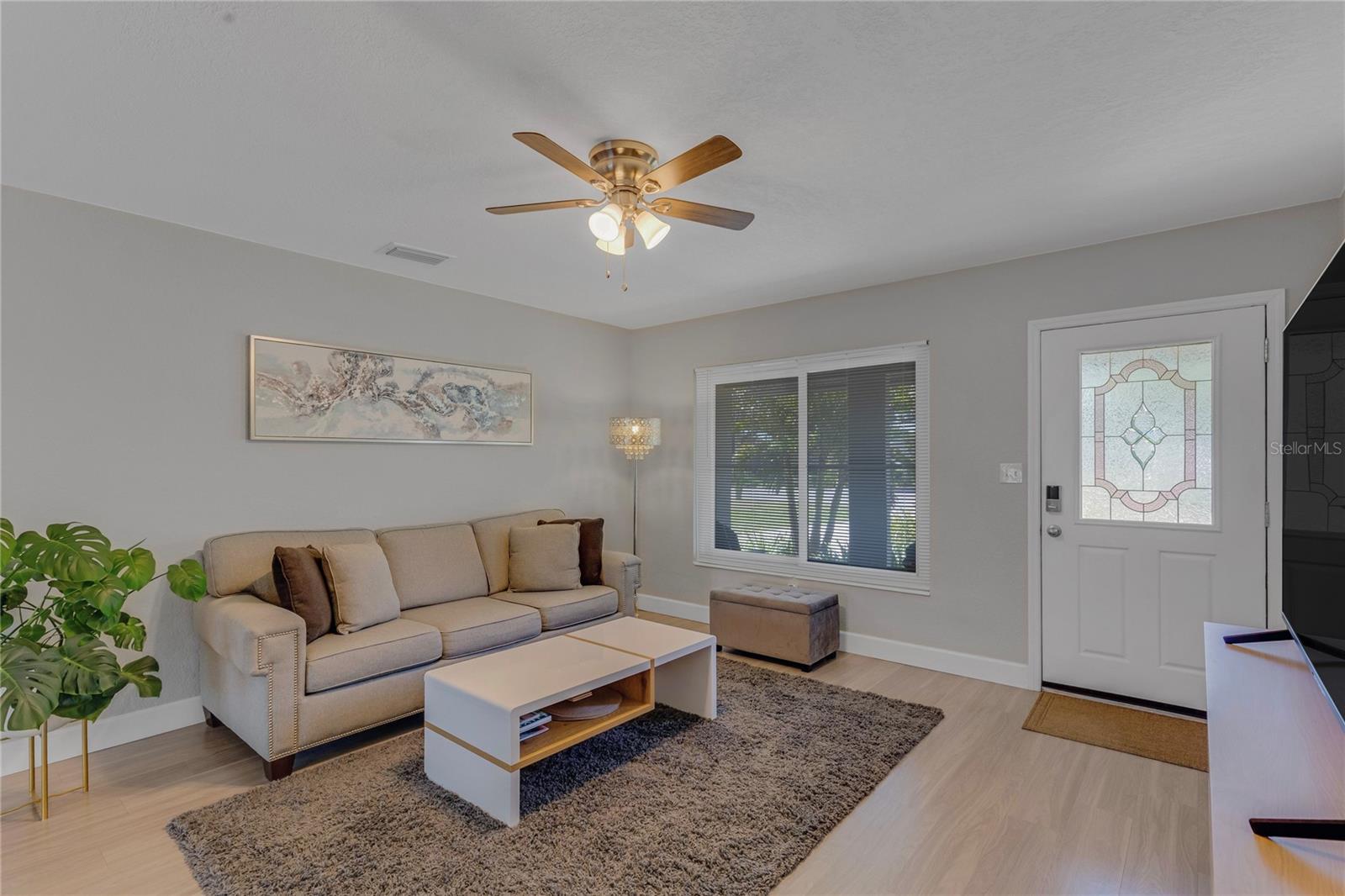 Image 5 of 38 For 5591 15th Avenue N