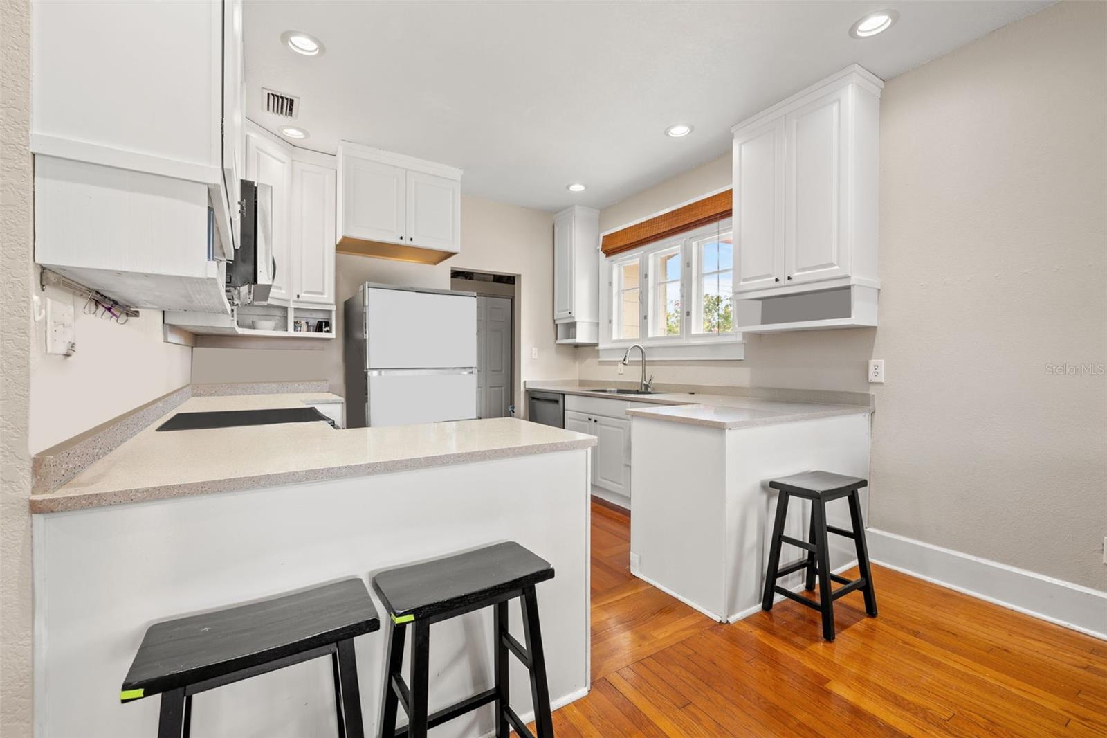 Image 10 of 33 For 3301 6th Avenue N
