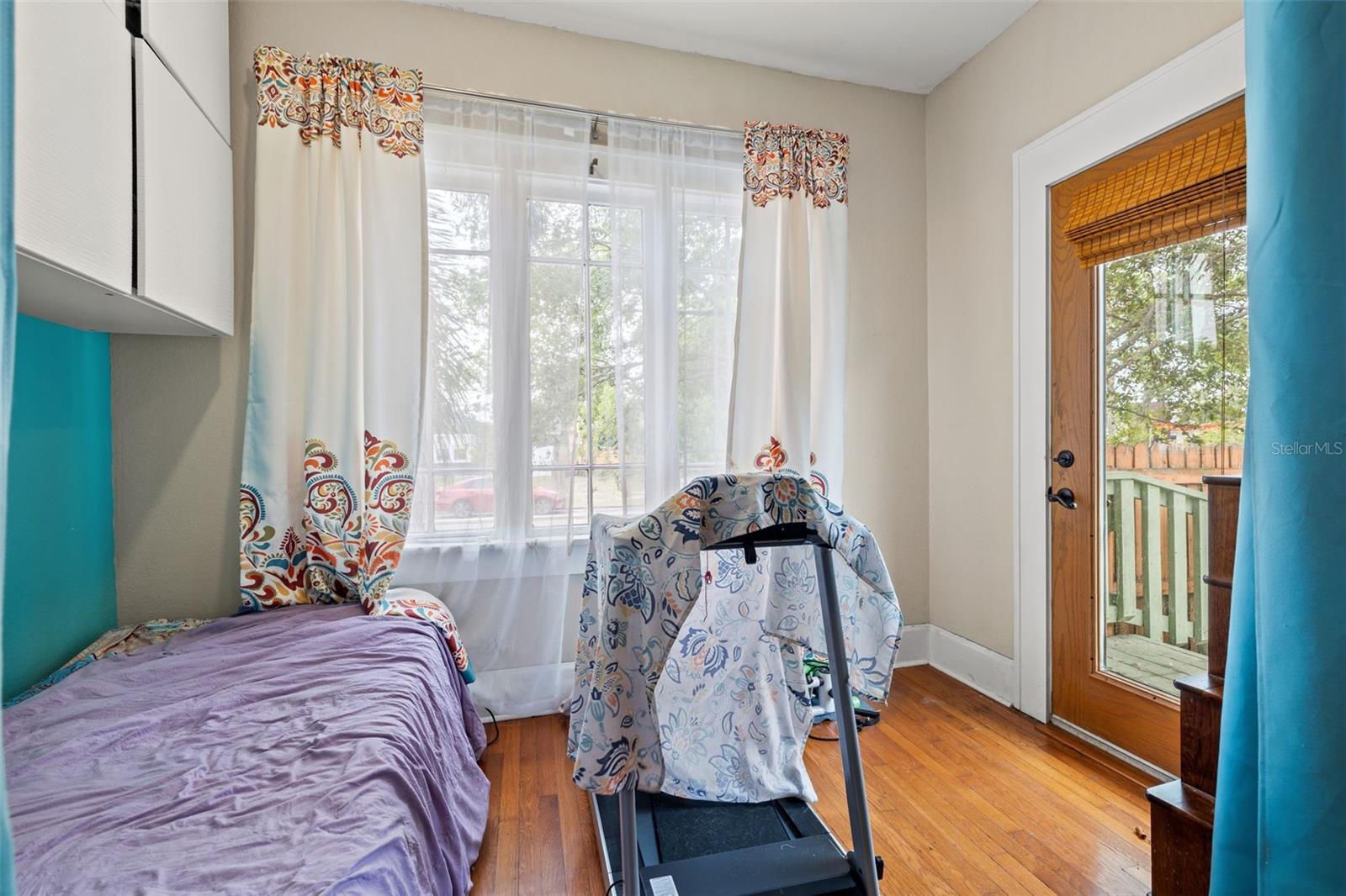 Image 11 of 33 For 3301 6th Avenue N