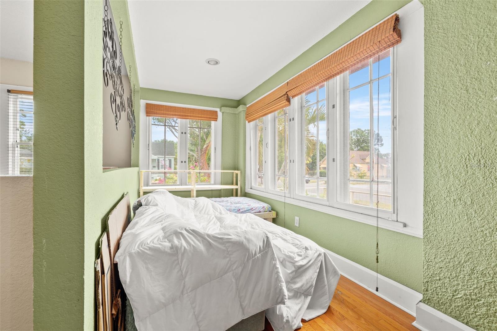 Image 14 of 33 For 3301 6th Avenue N