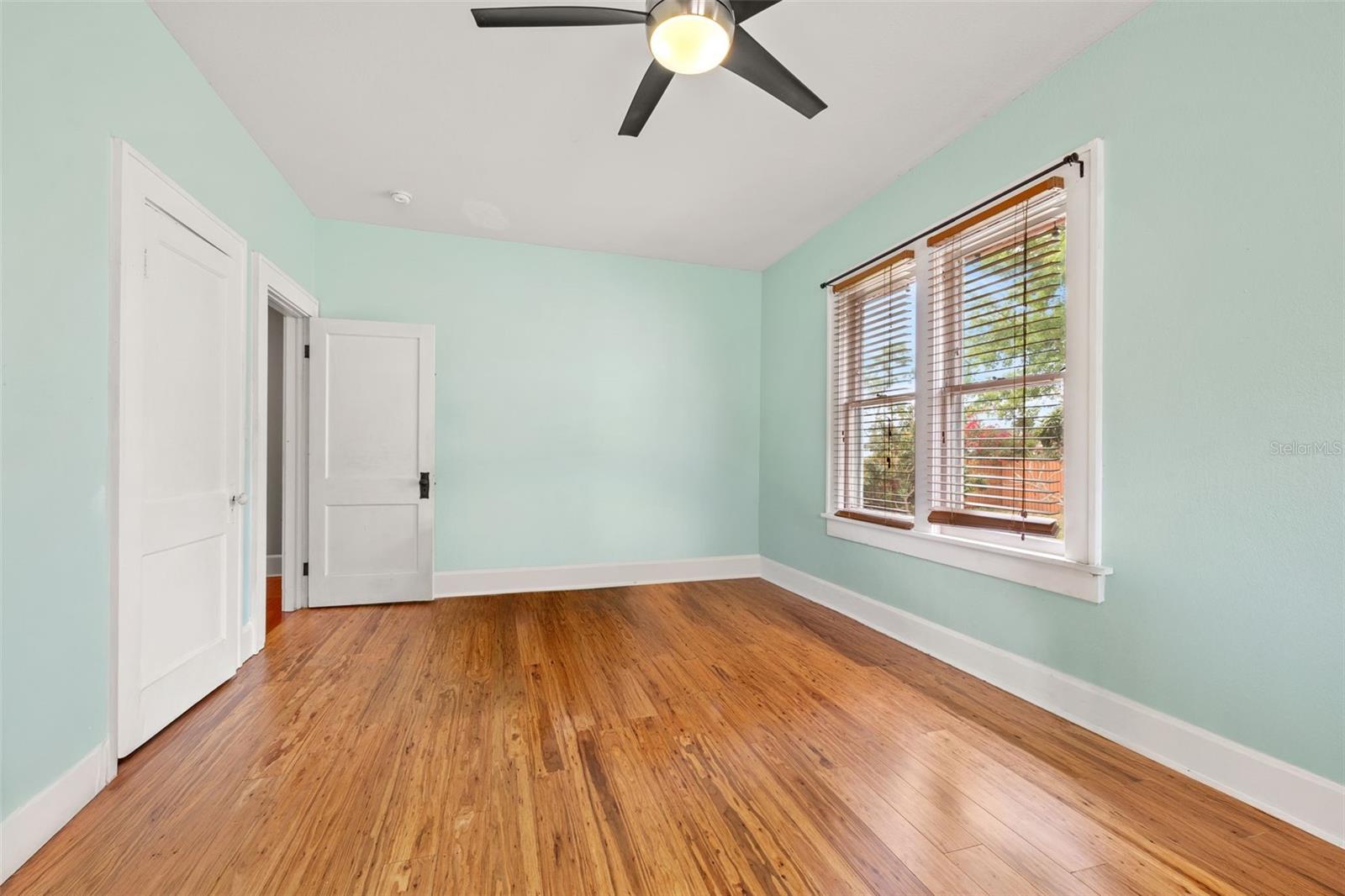 Image 18 of 33 For 3301 6th Avenue N