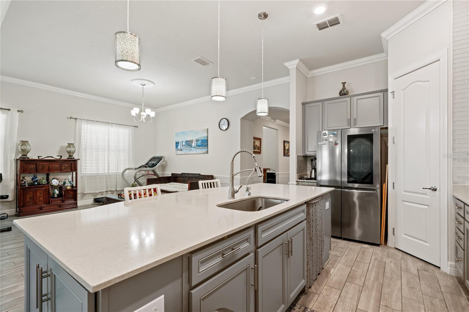 Image 16 of 57 For 10303 Malvasia Avenue