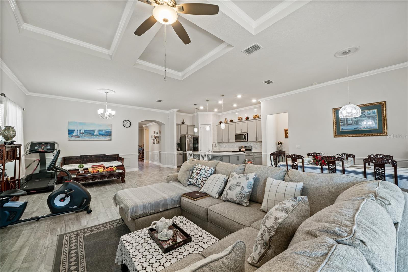 Image 22 of 57 For 10303 Malvasia Avenue