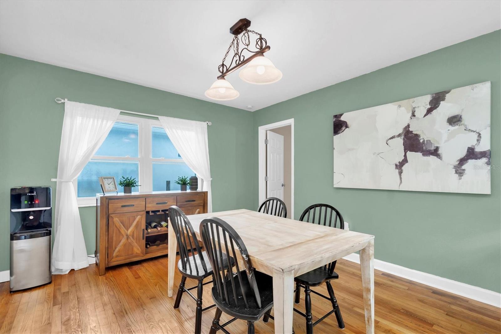 Listing photo id 9 for 1736 23rd Avenue N
