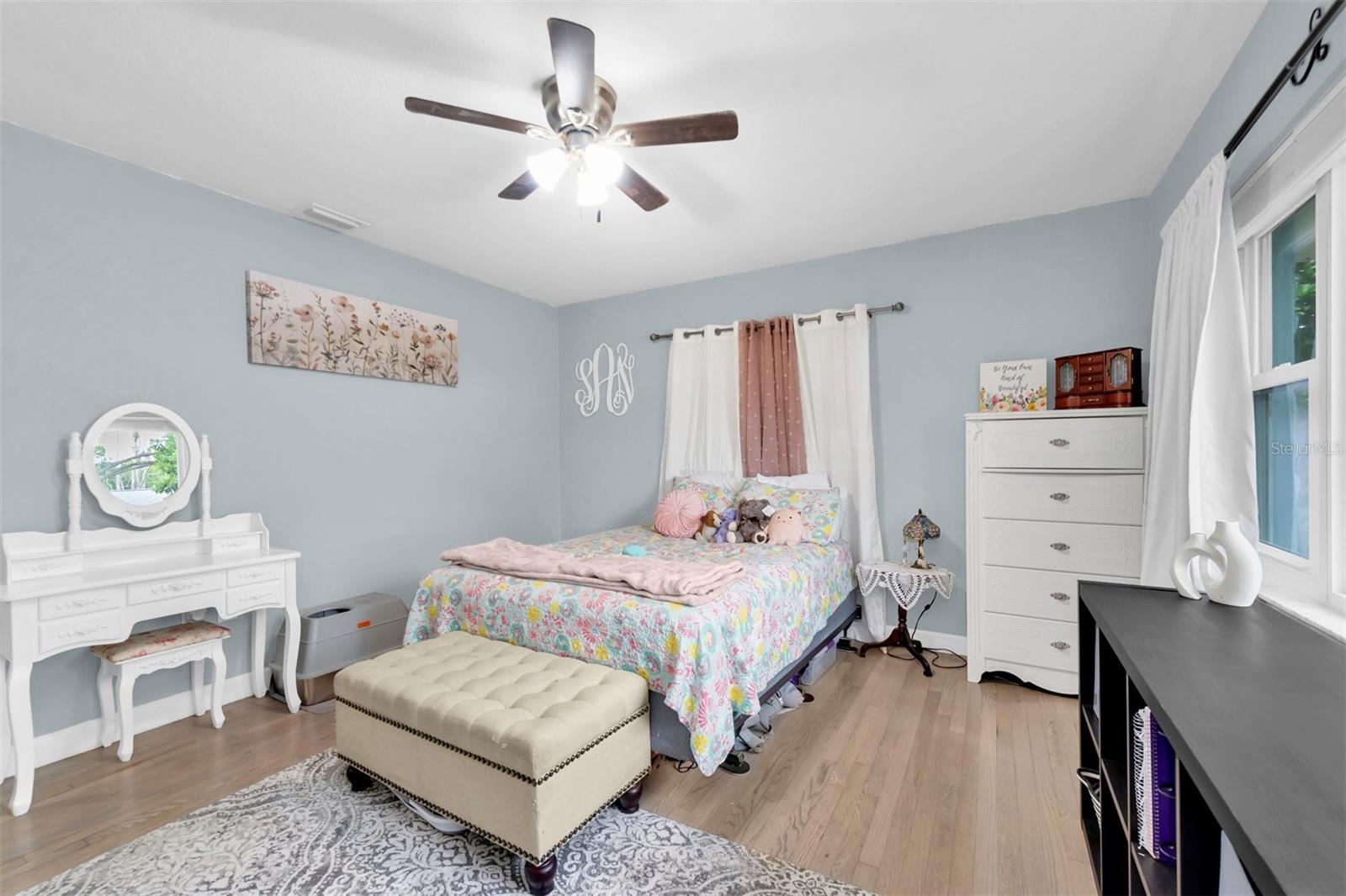 Listing photo id 11 for 1736 23rd Avenue N