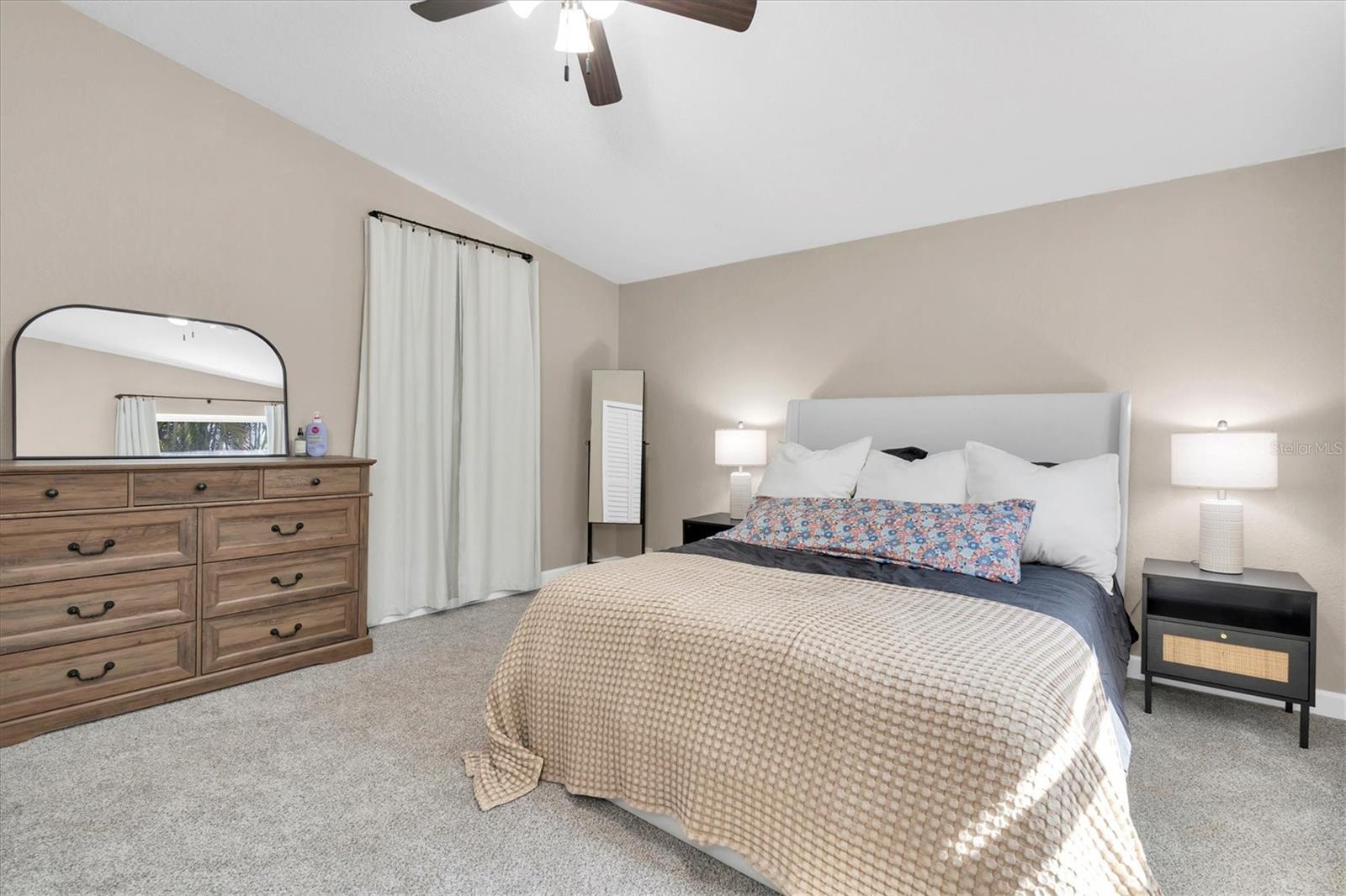 Listing photo id 19 for 1736 23rd Avenue N