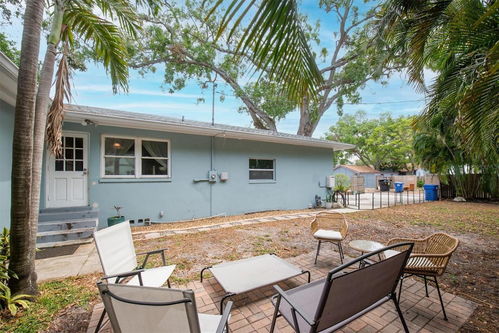 Listing photo id 26 for 1736 23rd Avenue N