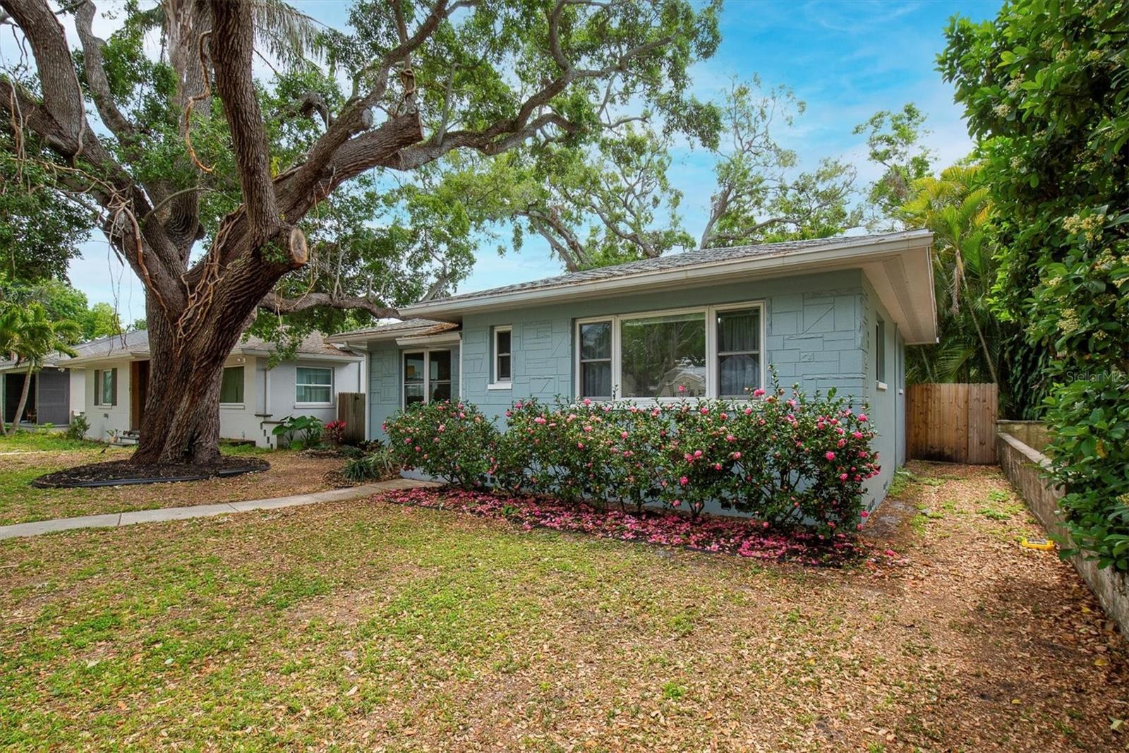 Listing photo id 28 for 1736 23rd Avenue N