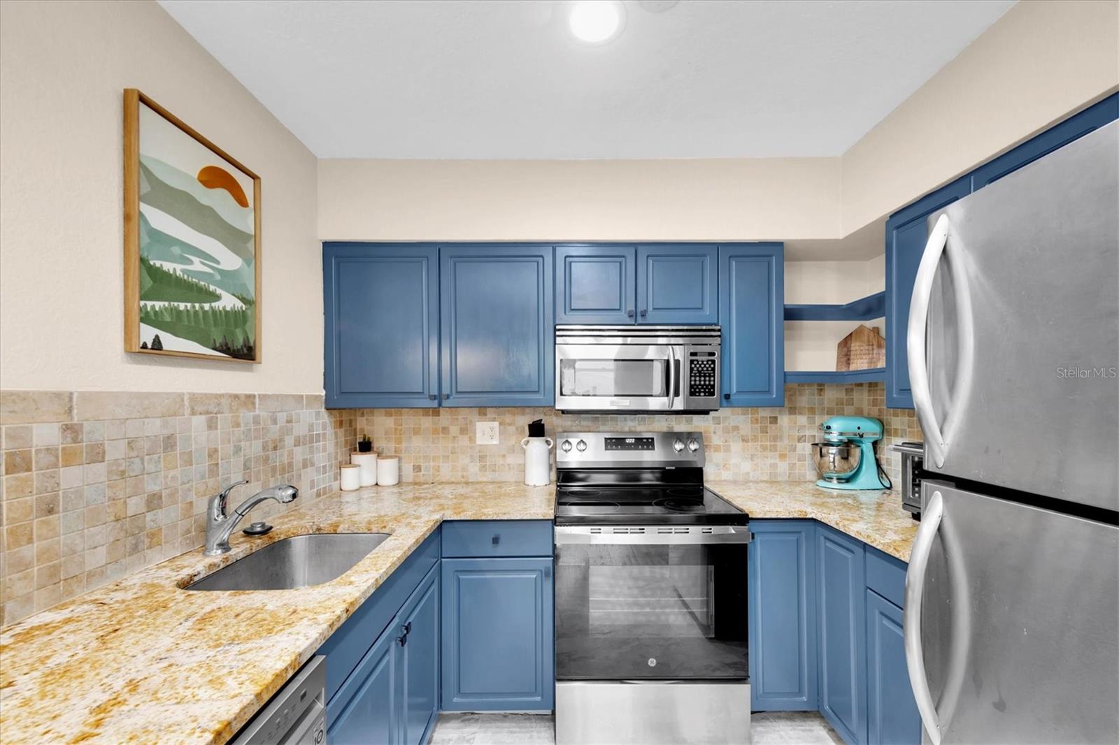 Listing photo id 7 for 1736 23rd Avenue N