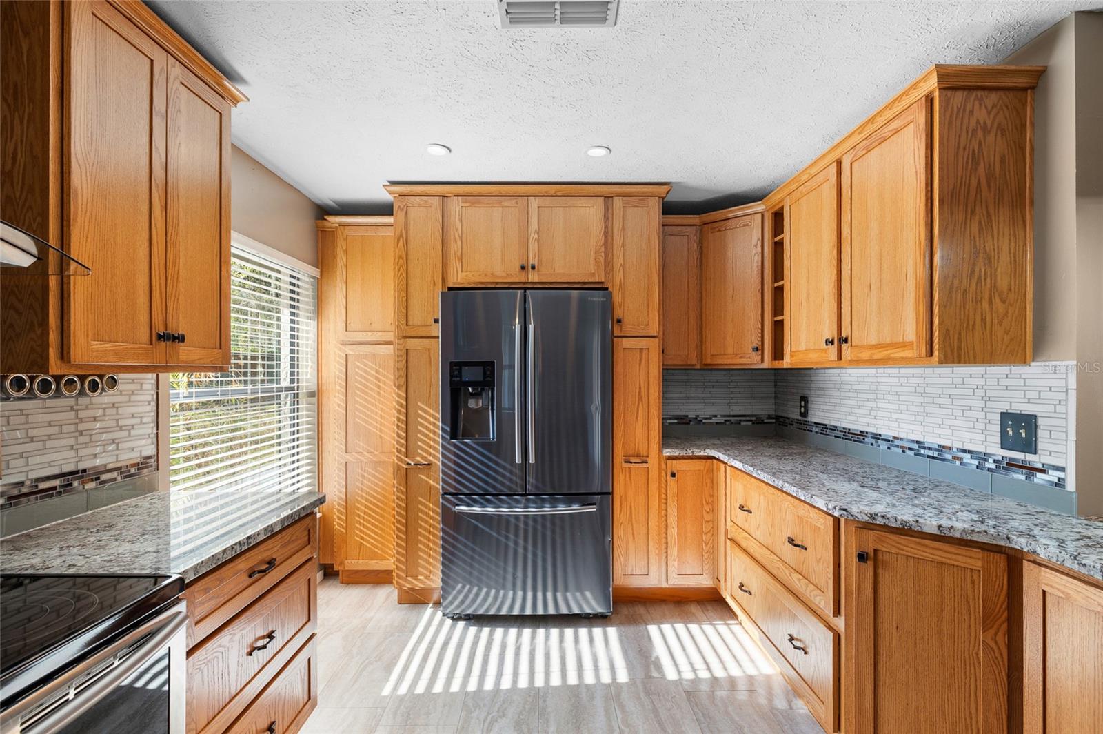 Image 15 of 42 For 790 Fresno Avenue