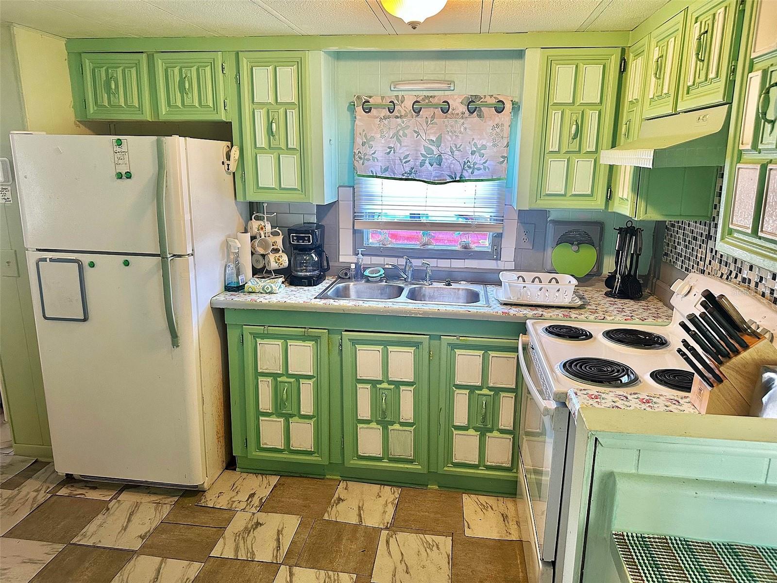 Image 3 of 13 For 9790 66th Street N 80