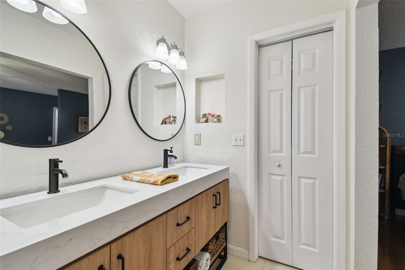 Image 19 of 45 For 13803 Cherry Brook Lane