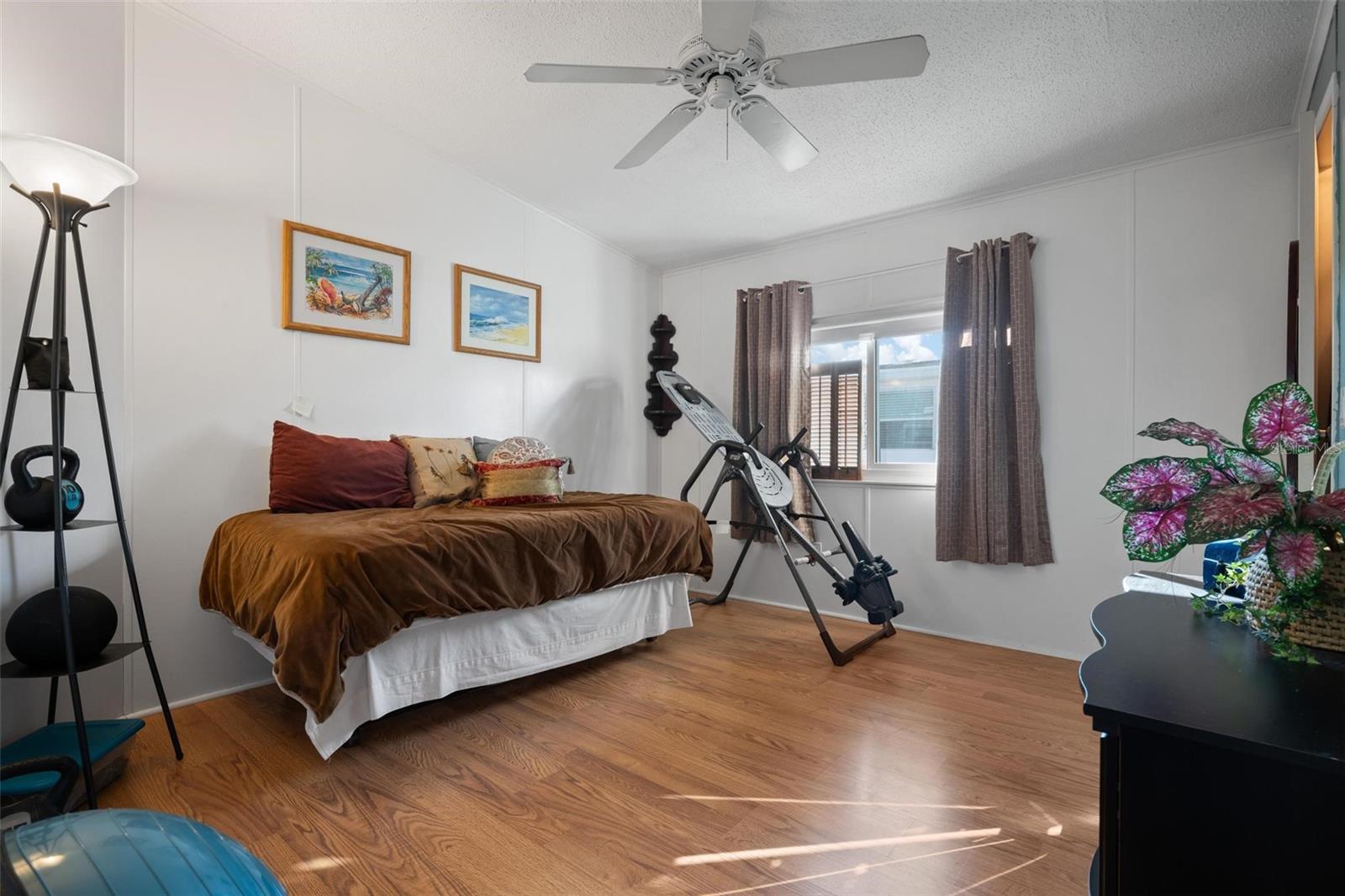 Image 11 of 47 For 505 Barbara Way