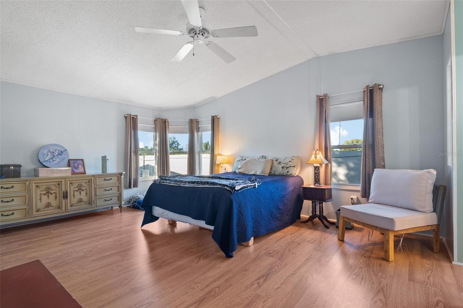 Image 14 of 47 For 505 Barbara Way
