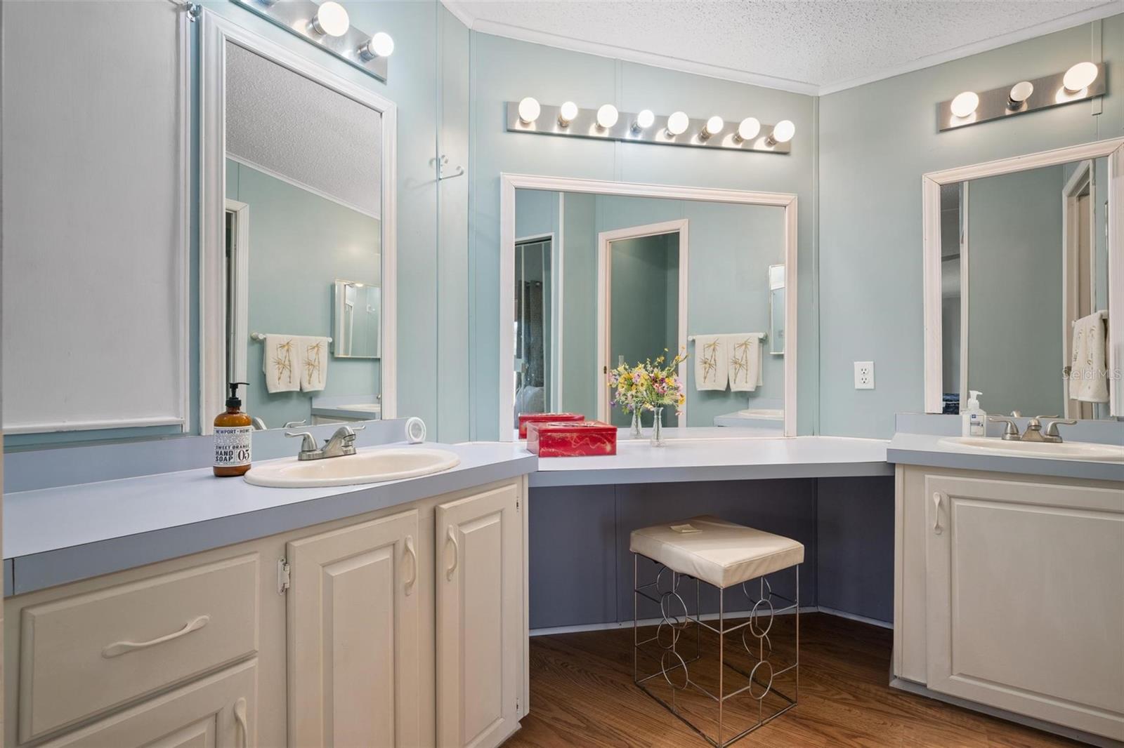 Image 17 of 47 For 505 Barbara Way