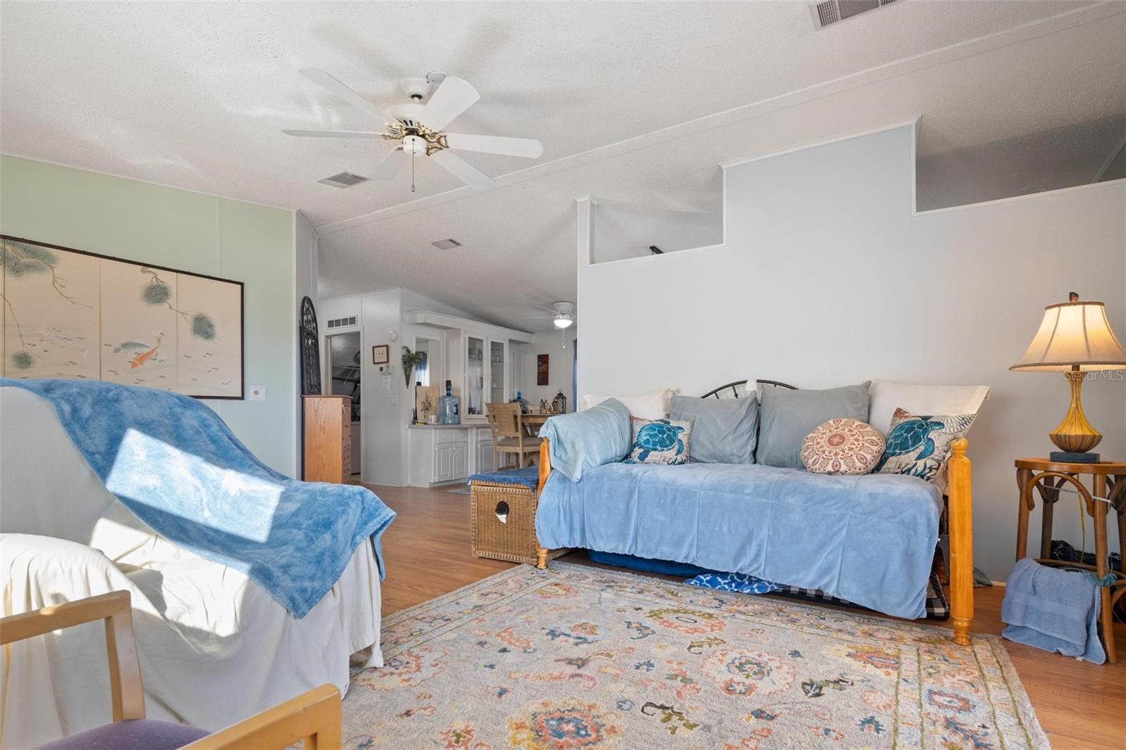 Image 4 of 47 For 505 Barbara Way
