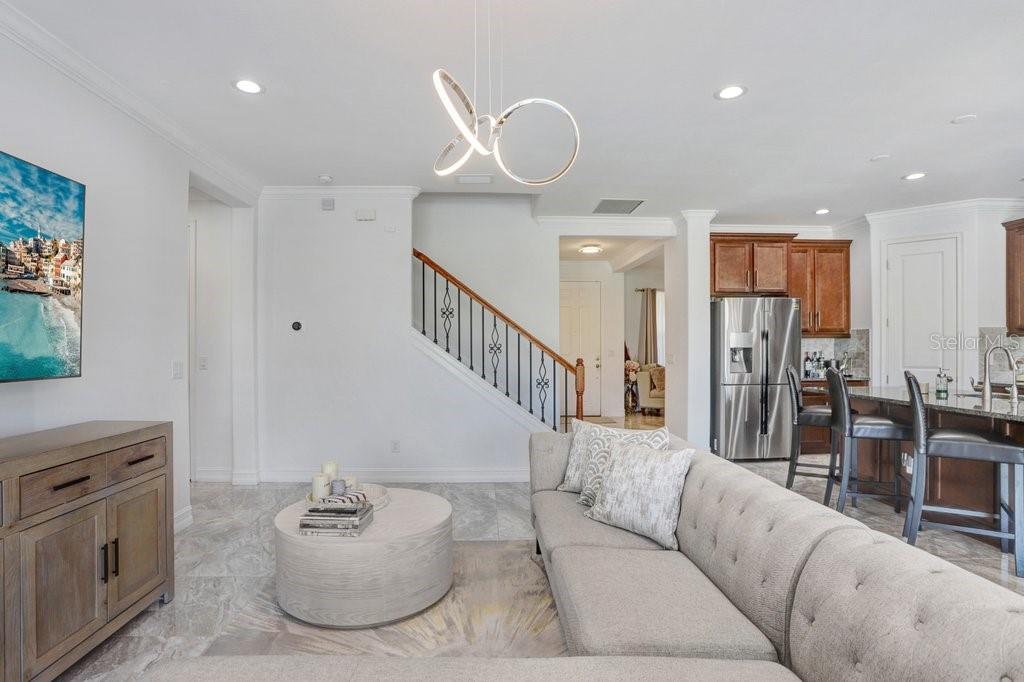 Listing photo id 10 for 8012 Red Orchard Court