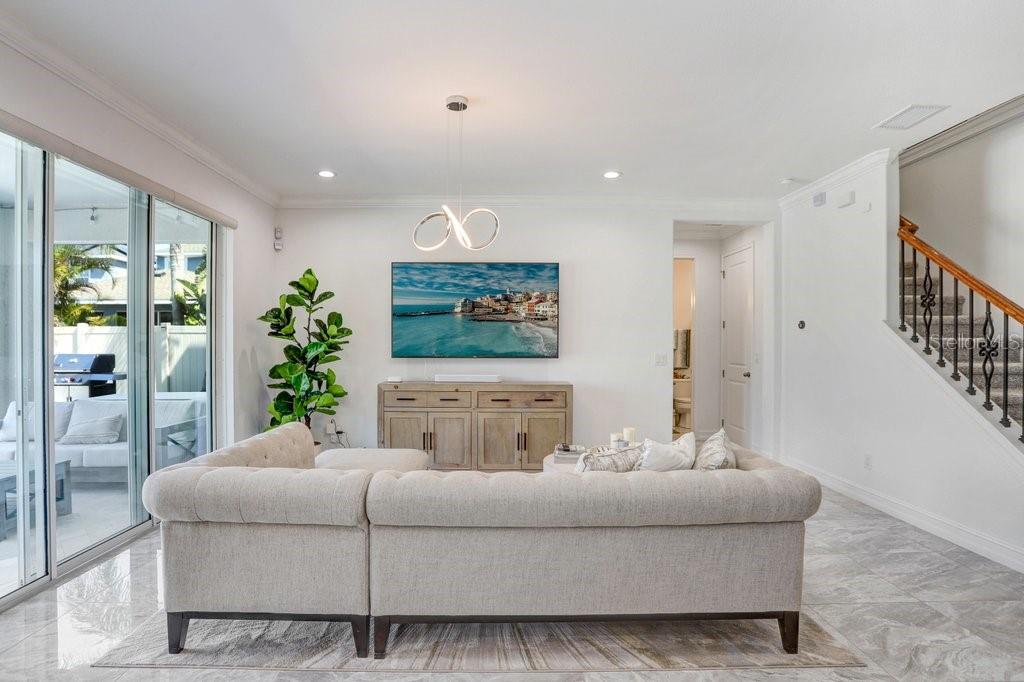 Listing photo id 16 for 8012 Red Orchard Court