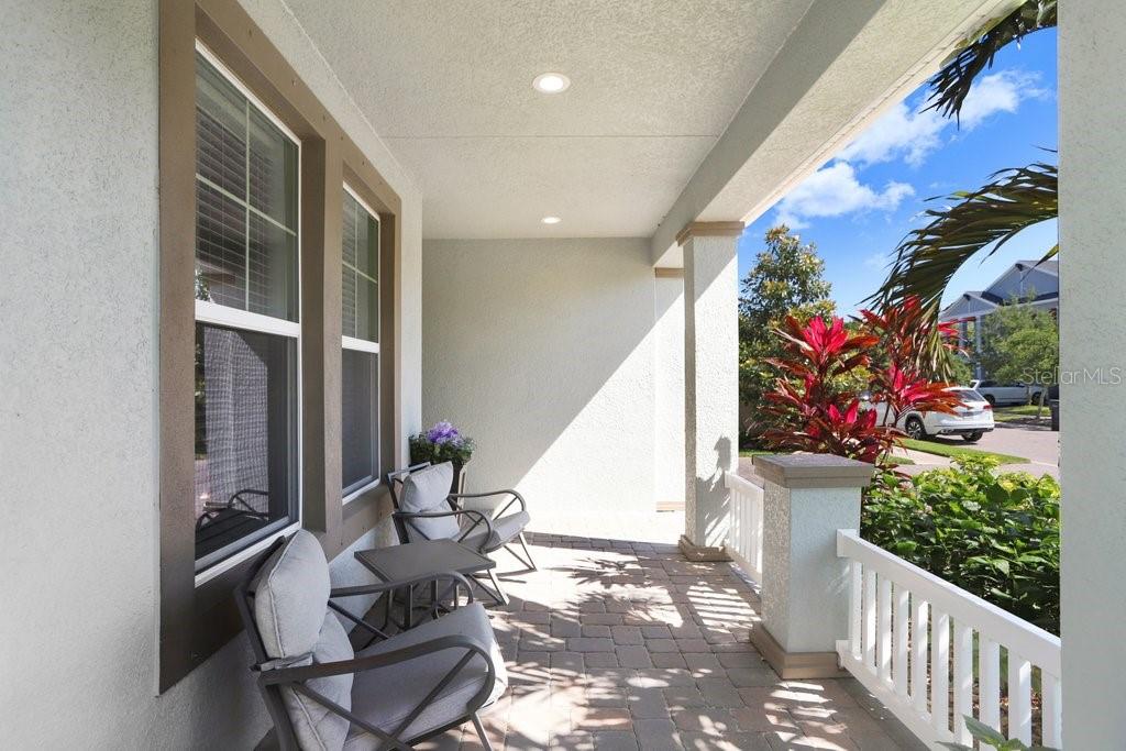 Listing photo id 0 for 8012 Red Orchard Court