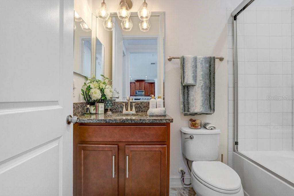 Listing photo id 18 for 8012 Red Orchard Court