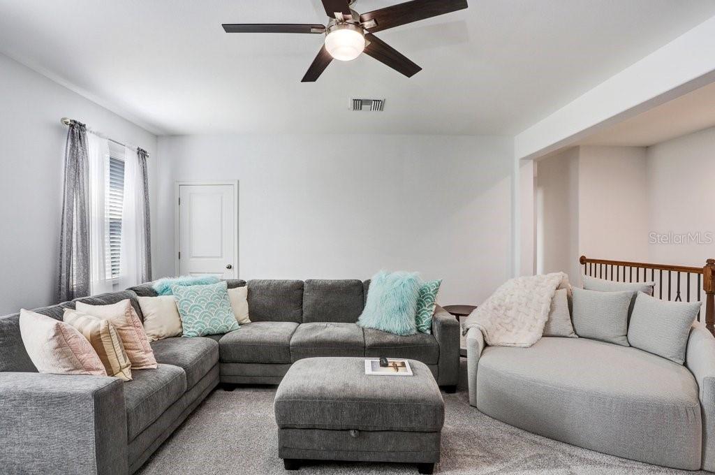 Listing photo id 21 for 8012 Red Orchard Court