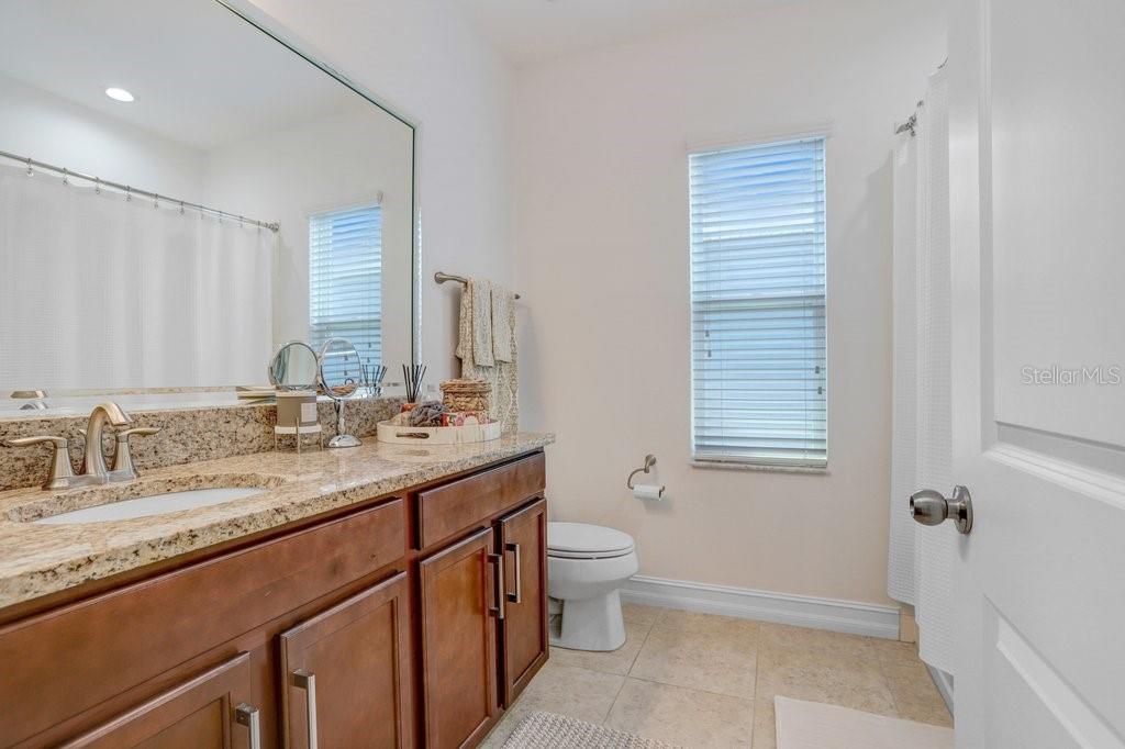 Listing photo id 26 for 8012 Red Orchard Court