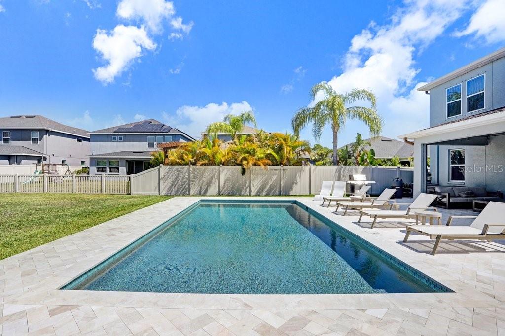 Listing photo id 32 for 8012 Red Orchard Court