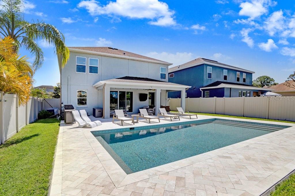Listing photo id 33 for 8012 Red Orchard Court