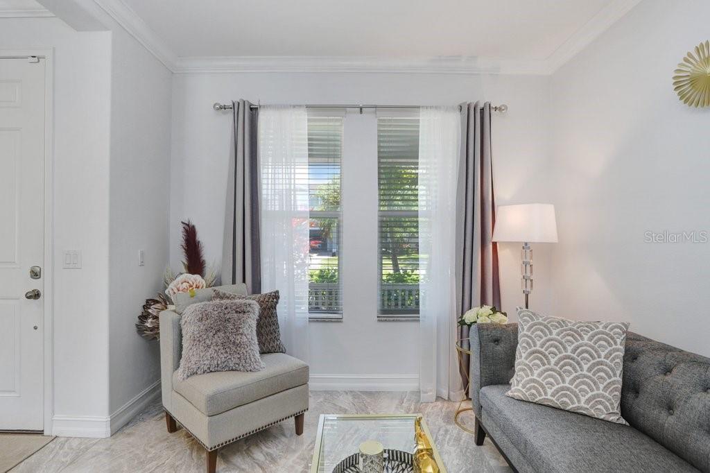 Listing photo id 5 for 8012 Red Orchard Court