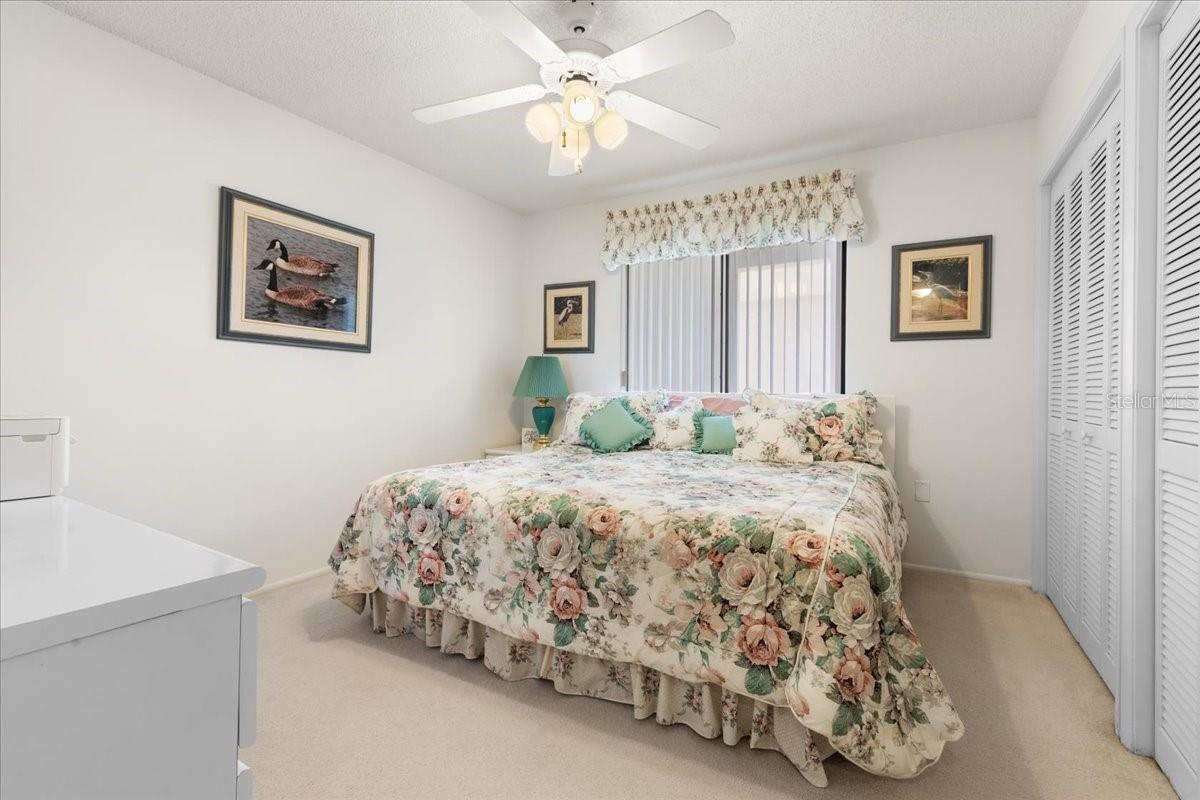 Listing photo id 10 for 108 Lakeview Court 108