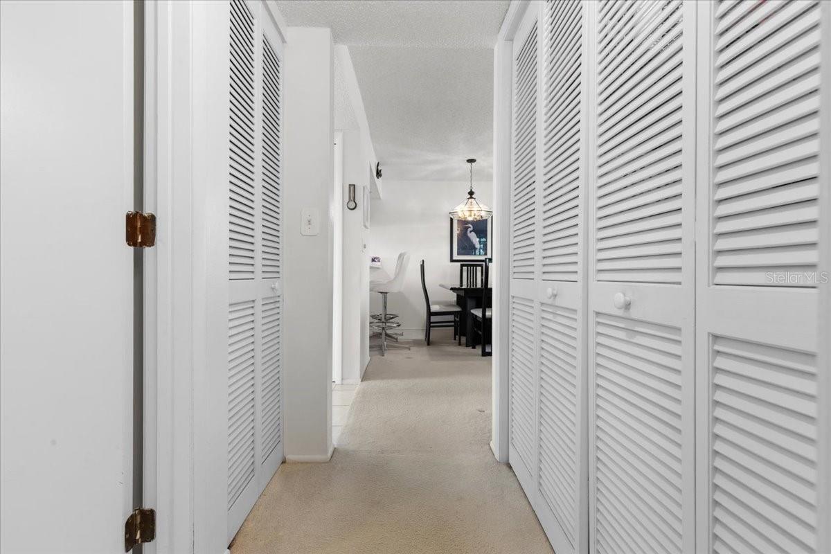 Listing photo id 12 for 108 Lakeview Court 108