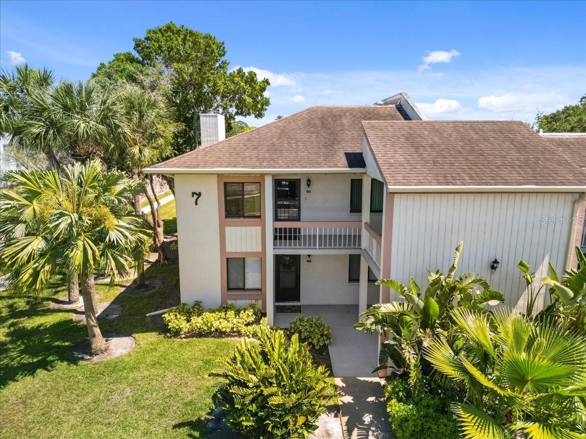 Listing photo id 0 for 108 Lakeview Court 108