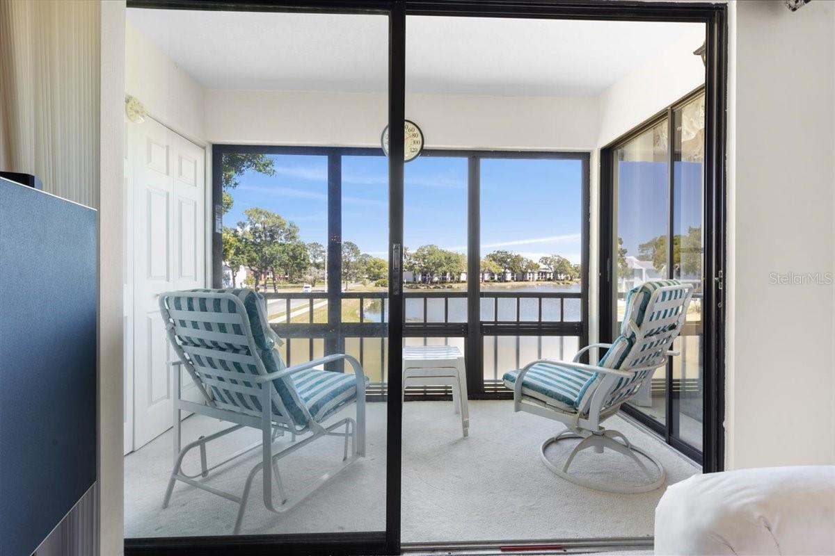 Listing photo id 18 for 108 Lakeview Court 108