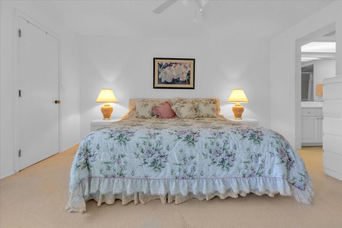 Listing photo id 24 for 108 Lakeview Court 108